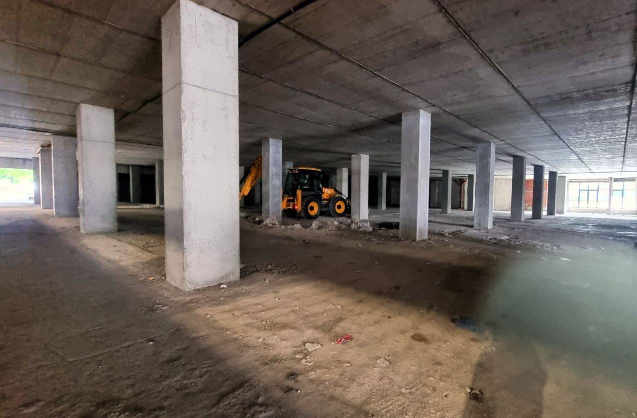  Подземен паркинг 